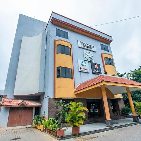 Oyo 18762 Vaishnavi Residency Hotell Bangalore Eksteriør bilde