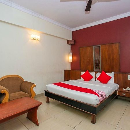 Oyo 18762 Vaishnavi Residency Hotell Bangalore Eksteriør bilde