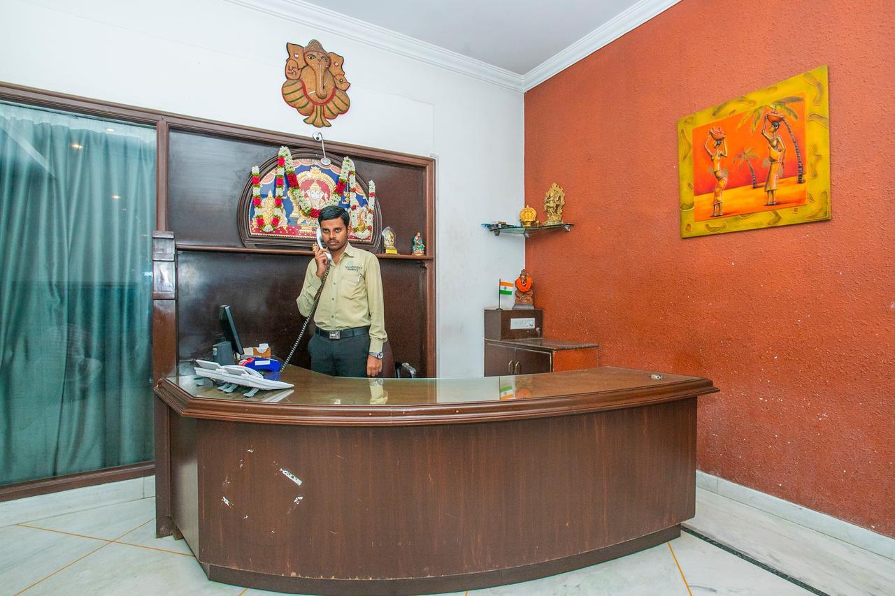Oyo 18762 Vaishnavi Residency Hotell Bangalore Eksteriør bilde