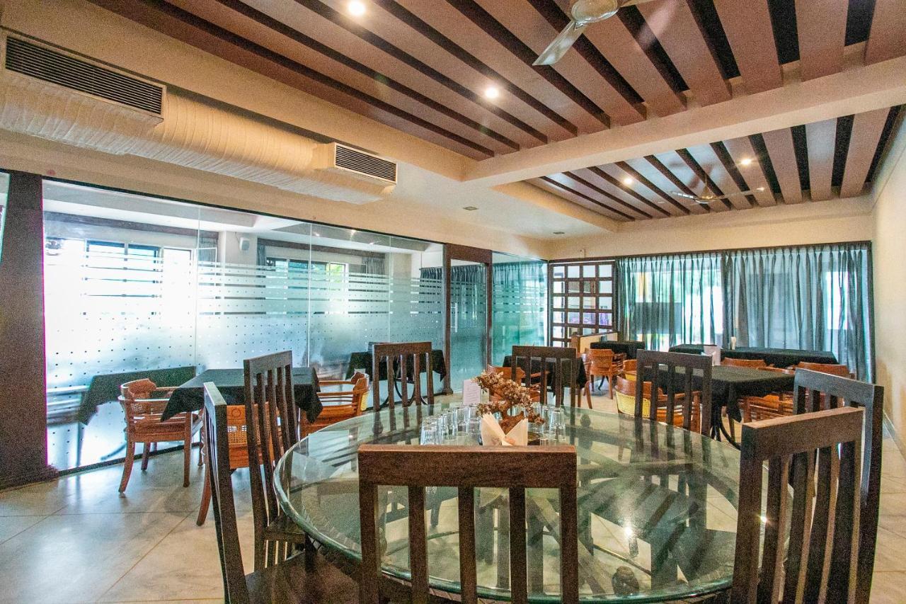 Oyo 18762 Vaishnavi Residency Hotell Bangalore Eksteriør bilde