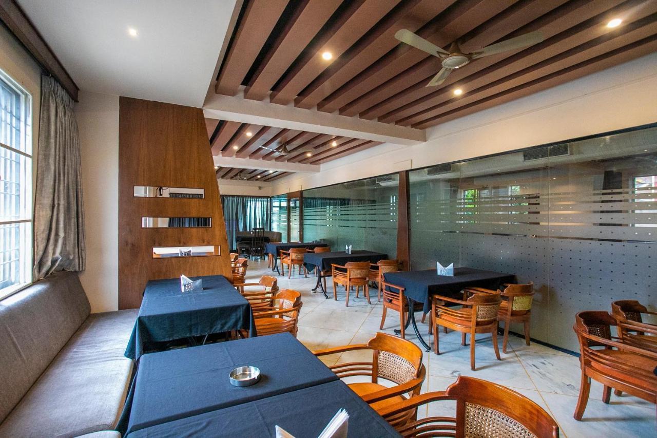 Oyo 18762 Vaishnavi Residency Hotell Bangalore Eksteriør bilde