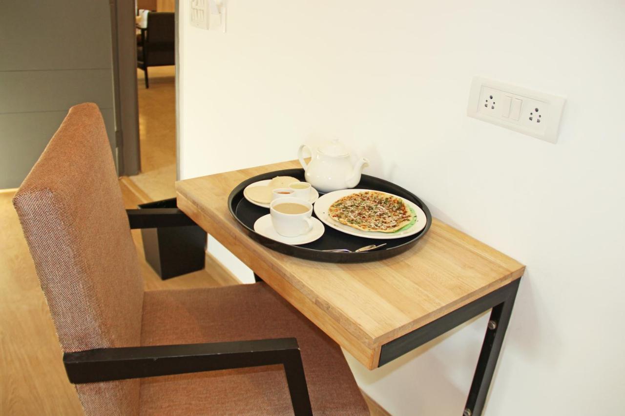 Oyo 18762 Vaishnavi Residency Hotell Bangalore Eksteriør bilde