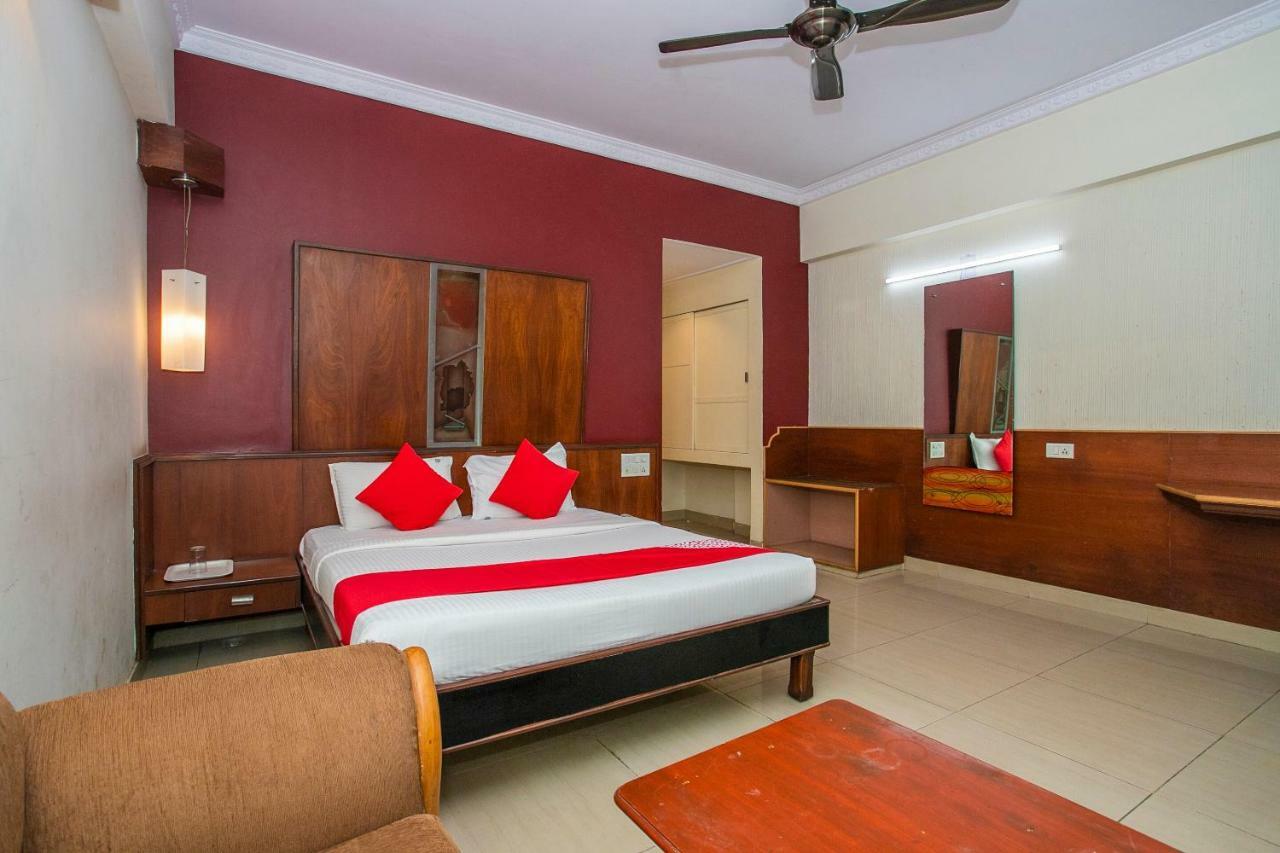 Oyo 18762 Vaishnavi Residency Hotell Bangalore Eksteriør bilde