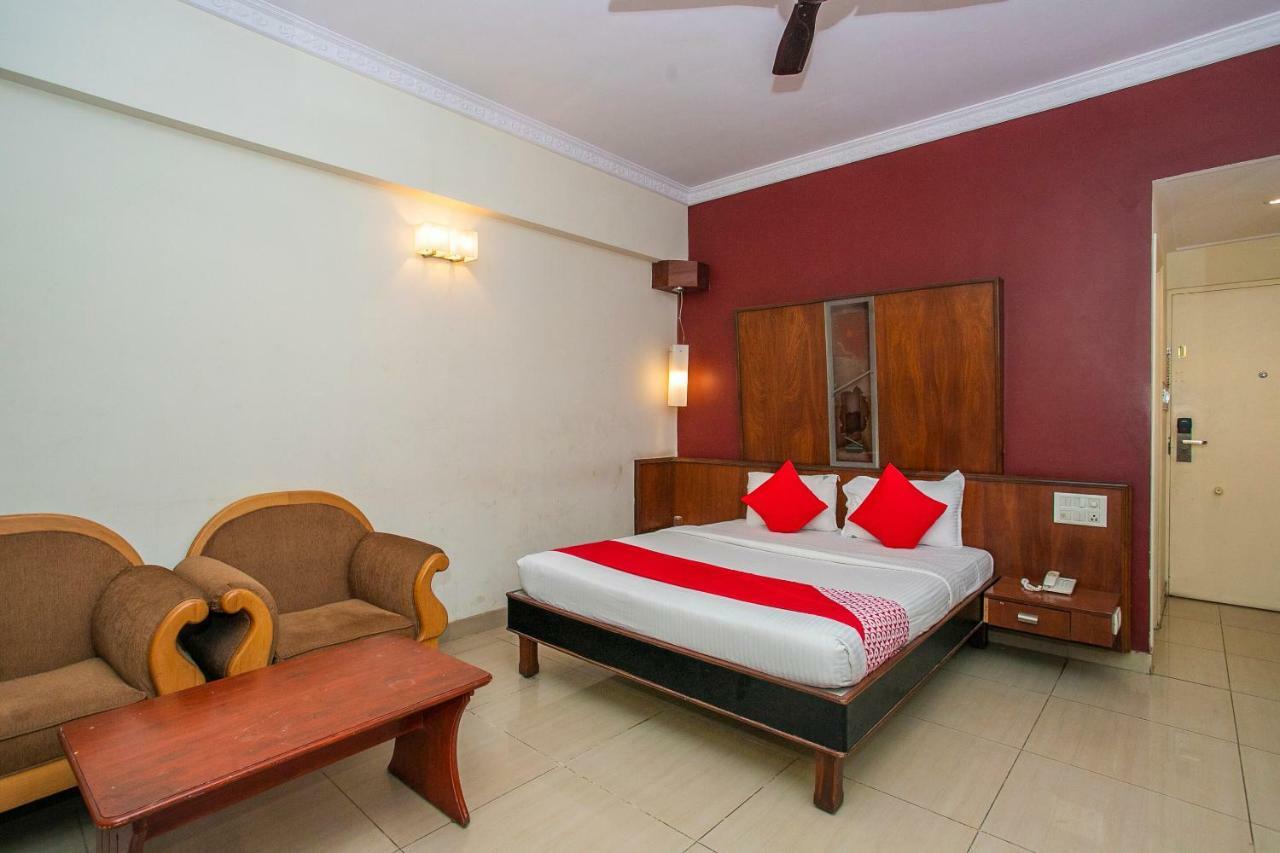 Oyo 18762 Vaishnavi Residency Hotell Bangalore Eksteriør bilde